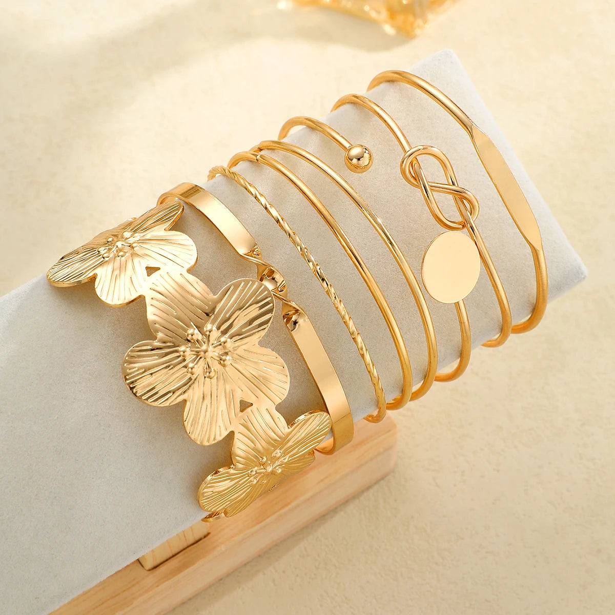 Elegant Vintage Floral Twist Gold Bangle Bracelet Set for Women