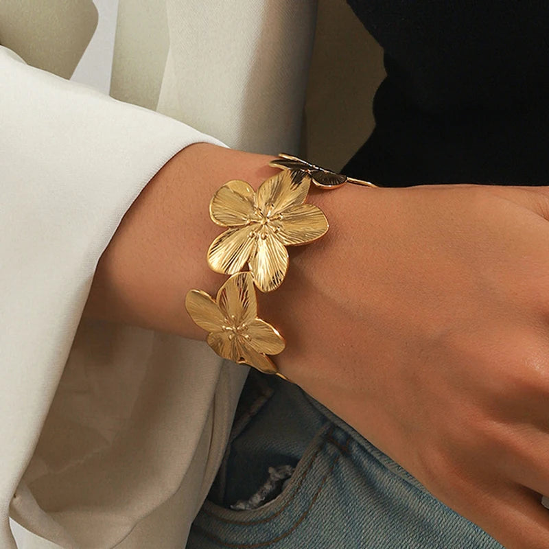 Elegant Vintage Floral Twist Gold Bangle Bracelet Set for Women